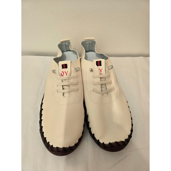 Oysho Shoes - OY Cream Leather Casual Comfort Loafers Shoes‎ Brown Stitching Accents